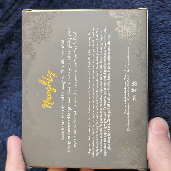 Red Aspen Mini Lashes and Adhesive - Picture 3 of 4